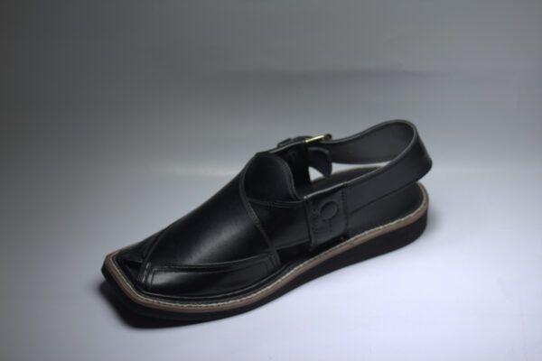 Black Medium sole Kaptaan-Peshawari Chappal - Image 4