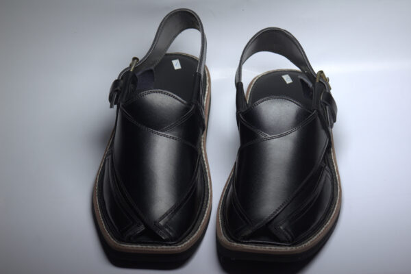 Black Medium sole Kaptaan-Peshawari Chappal - Image 3